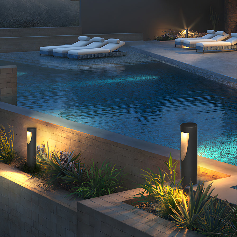 WINDSOR GLOW WATER-RESISTANT PATHWAY LANTERN