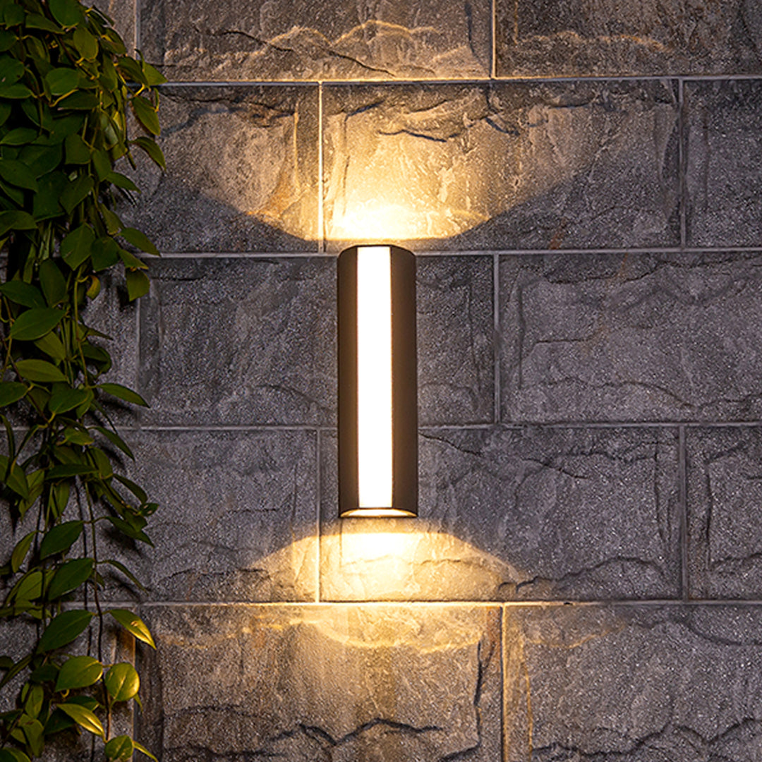 RAVENWOOD MODERN OUTDOOR STRIP LIGHTING FIXTURE