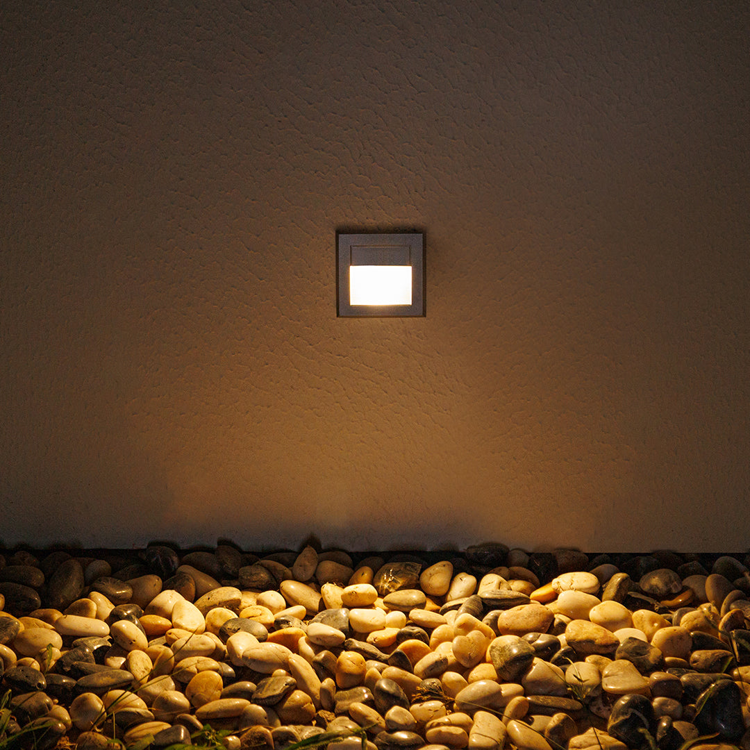 WINDSOR SQUARE OUTDOOR STEP ILLUMINATORS