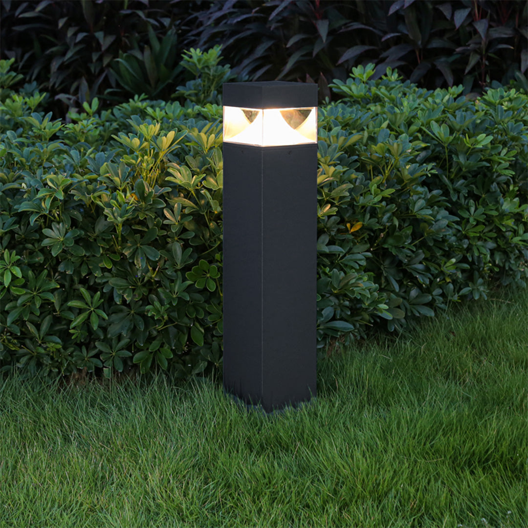 WINDSOR SQUARE 31-INCH GARDEN BOLLARD LANTERN