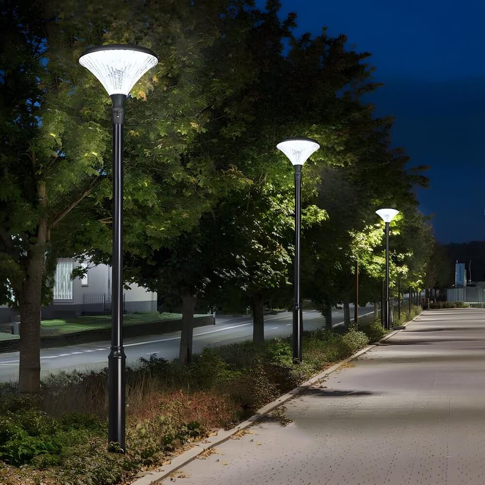 RAVENSHIRE SOLAR STREET LANTERN WITH BLACK POLE
