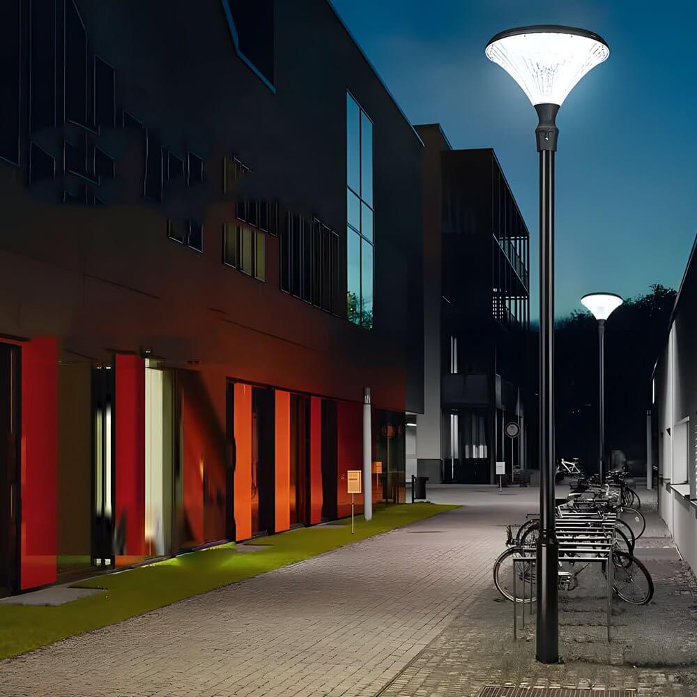 RAVENSHIRE SOLAR STREET LANTERN WITH BLACK POLE