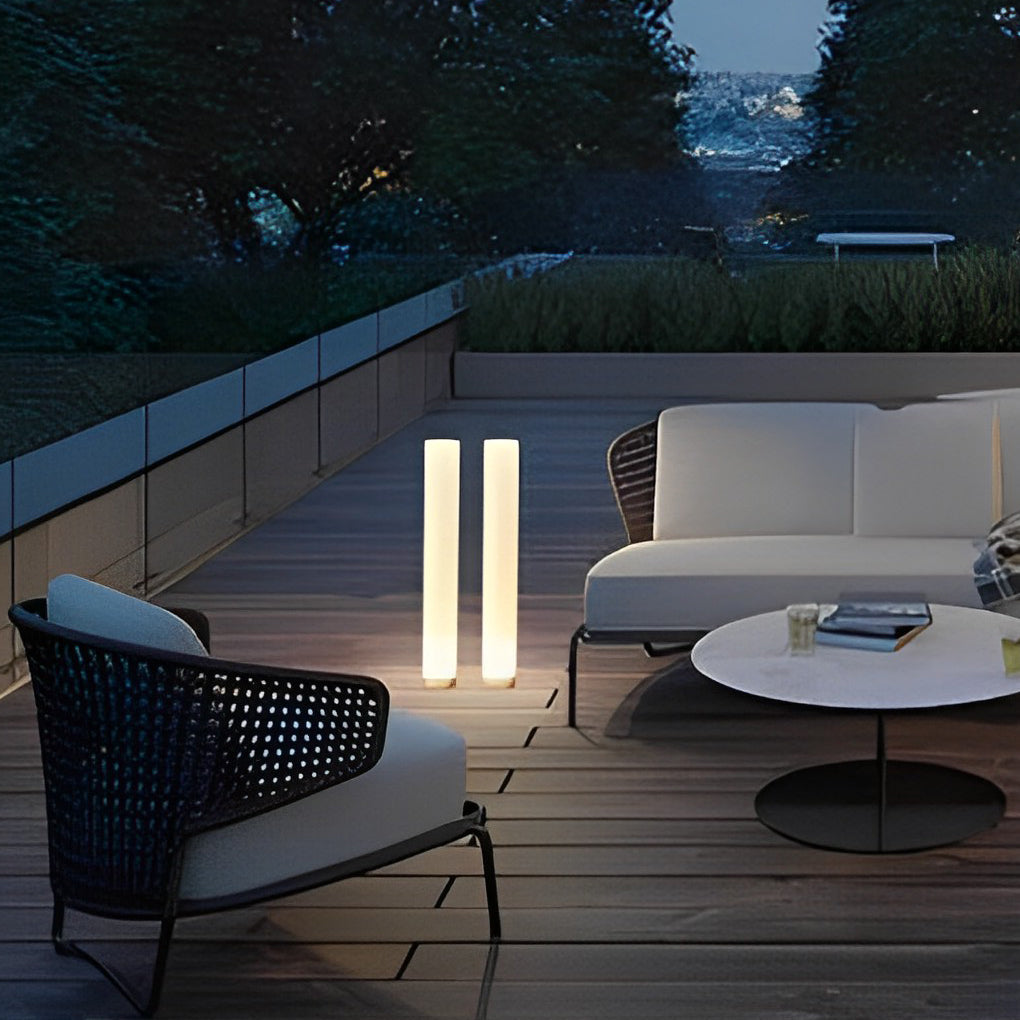 WINDSOR WHITE RAINPROOF SOLAR GARDEN COLUMN LIGHT