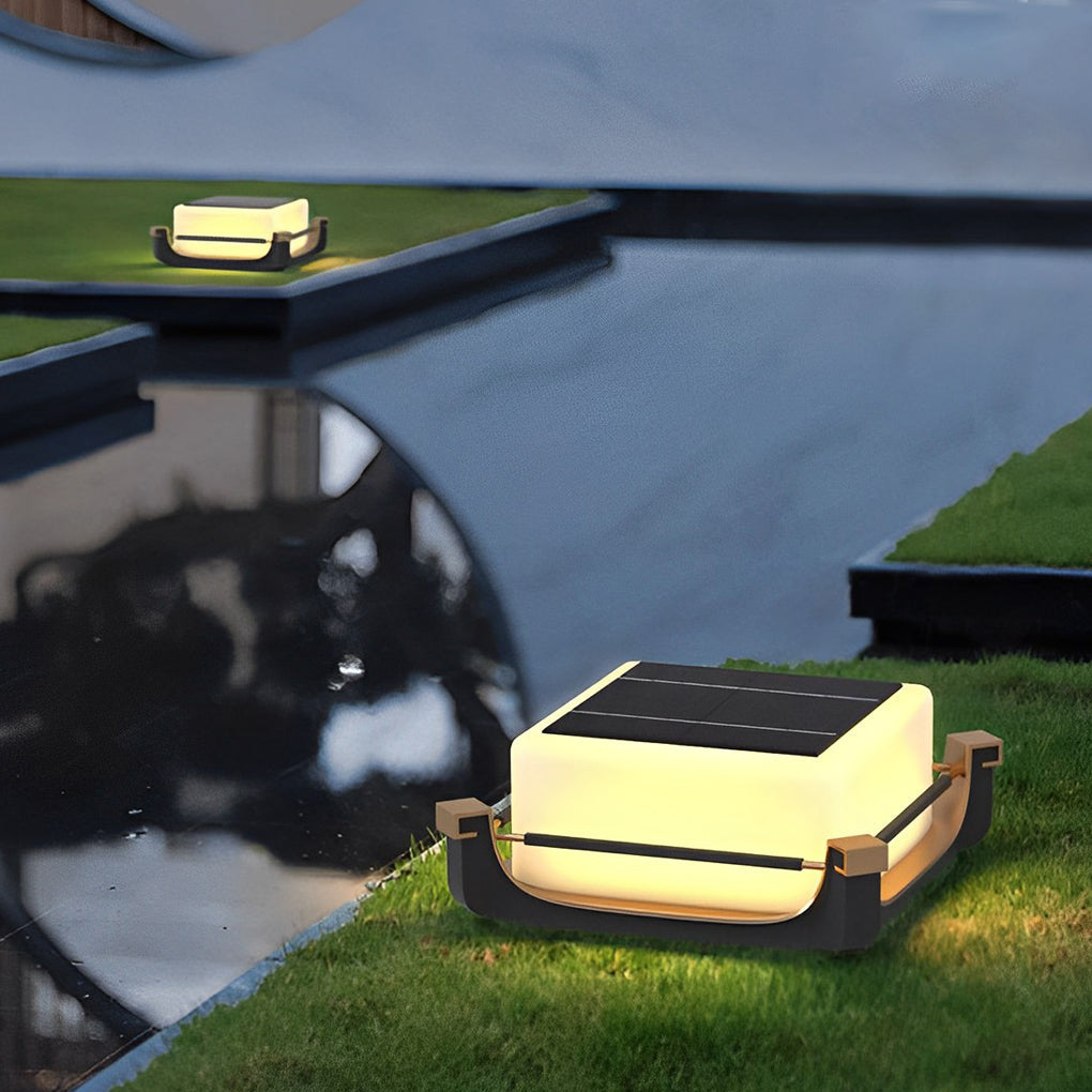 RAVENSWORTH SOLAR ILLUMINATED DECK POST LANTERNS