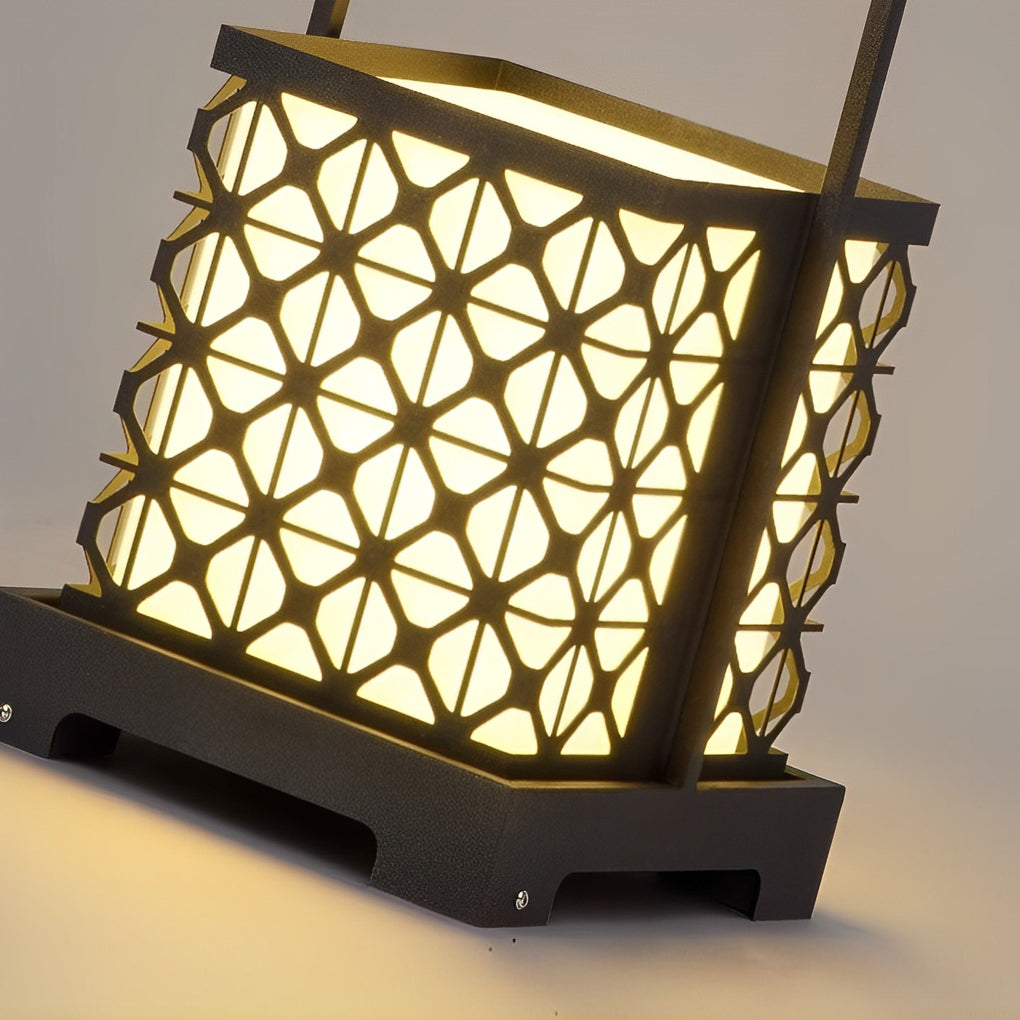 WINTHORPE SOLAR-POWERED WATER-RESISTANT GARDEN ILLUMINATOR