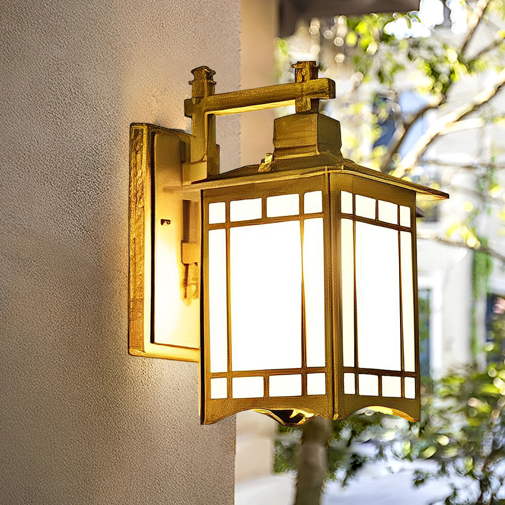 WINTHORPE VINTAGE SOLAR WALL LANTERN WITH REMOTE CONTROL