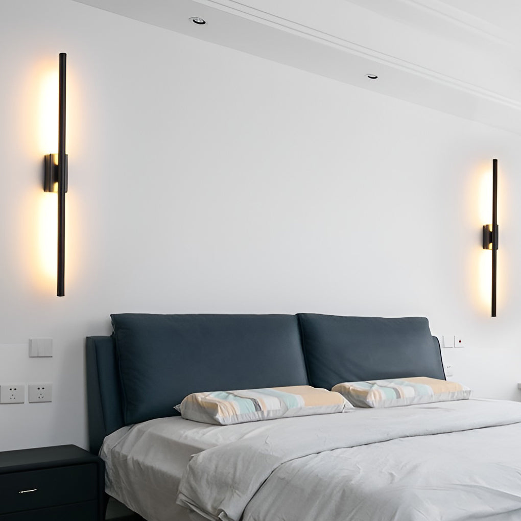 WINDSOR BRIGHT METAL STRIP WALL LANTERN