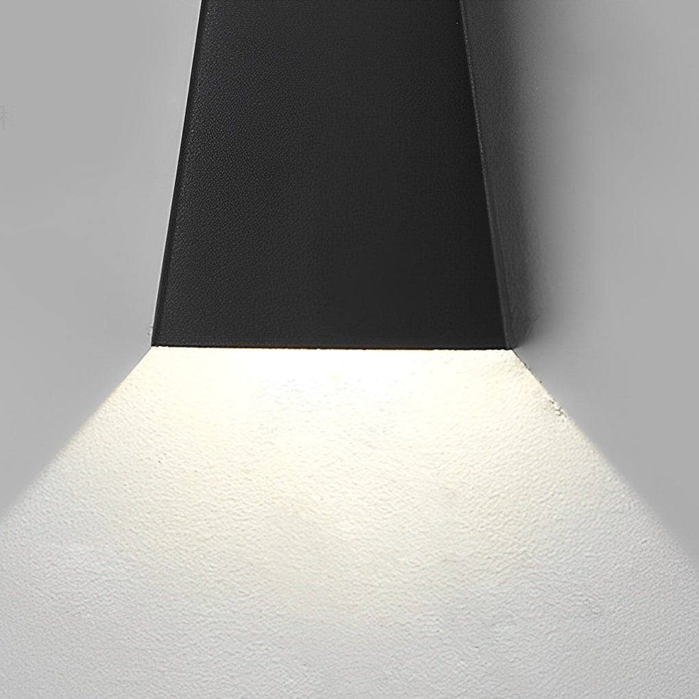 WINDSOR AQUA SHIELD LED DUAL-FACED WALL ILLUMINATOR