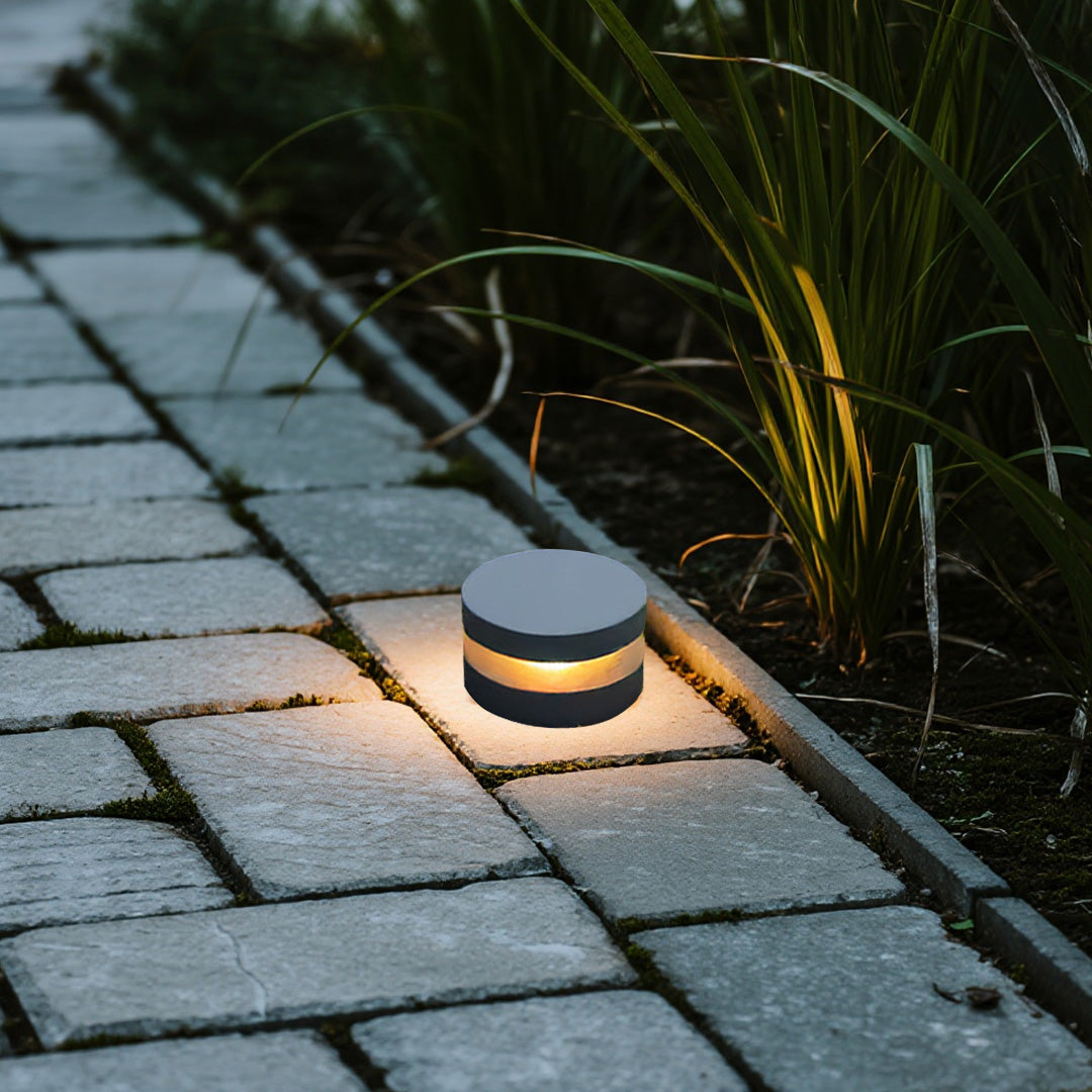 WINDSOR GARDEN SPOTLIGHTS - 110V LED OUTDOOR ILLUMINATION WITH WATER-RESISTANT DESIGN