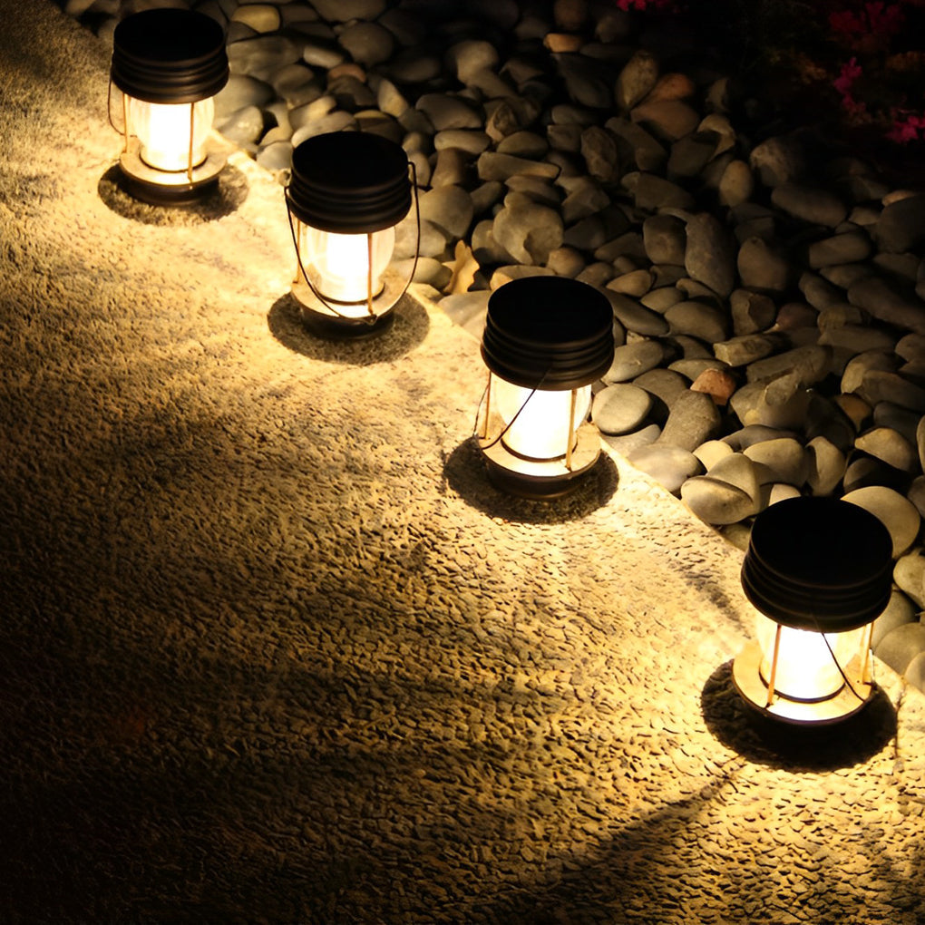 WINCHESTER SOLAR-POWERED LUMINAIRE WITH WATERPROOF DESIGN FOR OUTDOOR USE