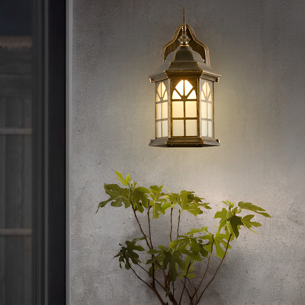 WINDSOR SOLAR-POWERED DIMMERED WALL LANTERN WITH REMOTE CONTROL