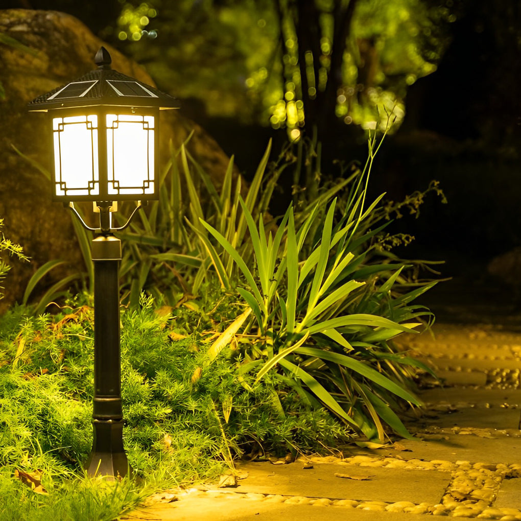 WINTERBOURNE SOLAR-POWERED GARDEN POST LANTERN WITH TRIPLE BRIGHTNESS SETTINGS