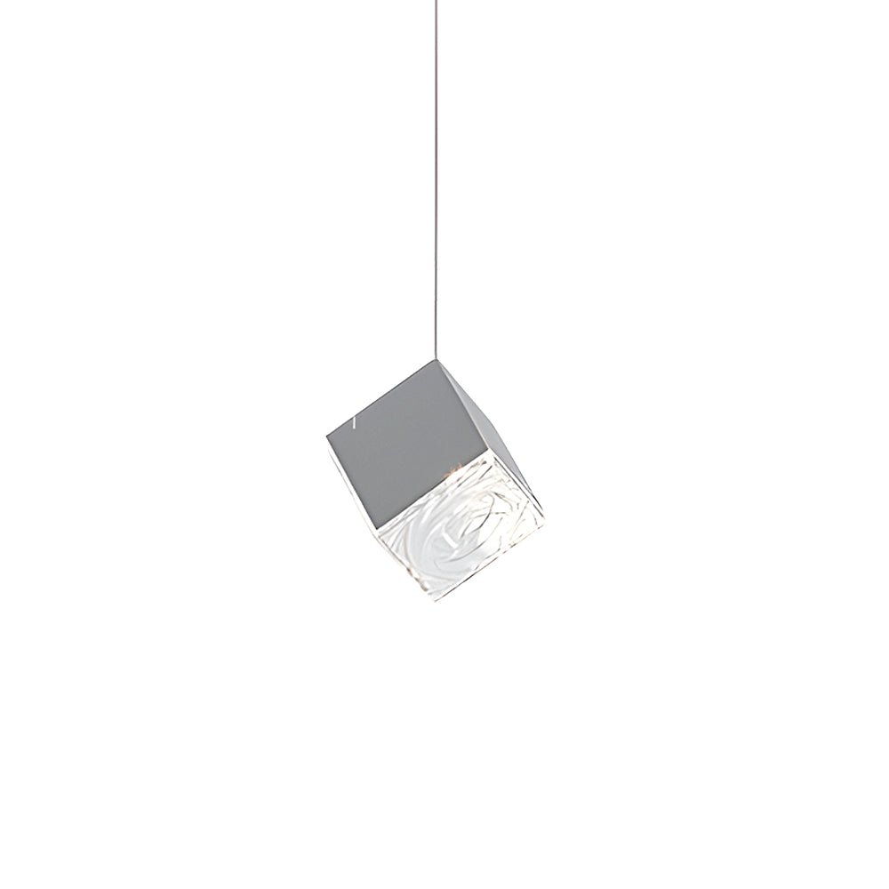 WINDSOR GLASS CUBE STAIRCASE LIGHTING IN GILDED METAL"  
2. "CAMBRIDGE MULTI-LIGHT ICE CUBE CHANDELIER IN POLISHED CHROME"  
3. "HENLEY MODERN GLASS ICE CUBE PENDANT IN GOLD FINISH"  
4. "TAVISTOCK STYLISH MULTI-LIGHT STAIRCASE CHANDELIER IN CHROME"  
5.