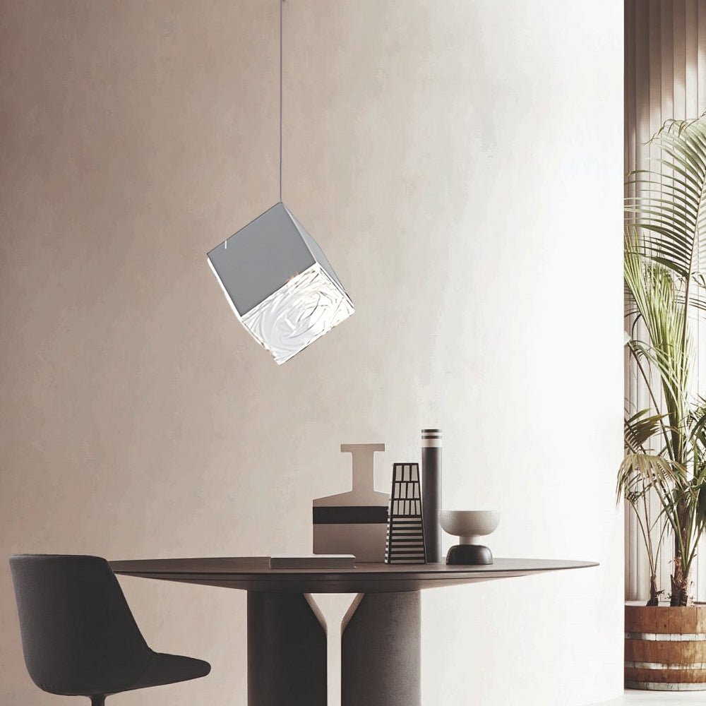 WINDSOR GLASS CUBE STAIRCASE LIGHTING IN GILDED METAL"  
2. "CAMBRIDGE MULTI-LIGHT ICE CUBE CHANDELIER IN POLISHED CHROME"  
3. "HENLEY MODERN GLASS ICE CUBE PENDANT IN GOLD FINISH"  
4. "TAVISTOCK STYLISH MULTI-LIGHT STAIRCASE CHANDELIER IN CHROME"  
5.