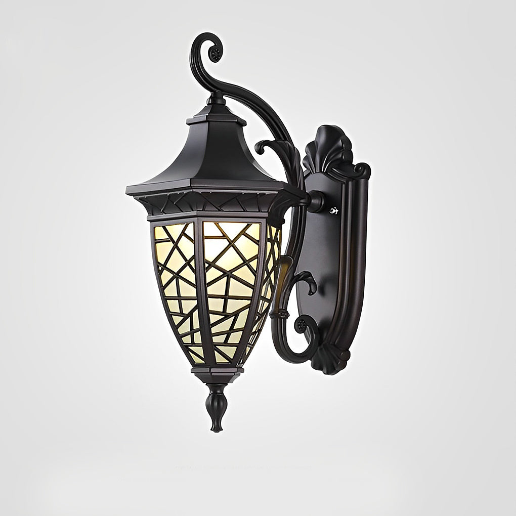 WINCHESTER SOLAR-CHARGED BLACK WALL LANTERN WITH VINTAGE GEOMETRIC DESIGN