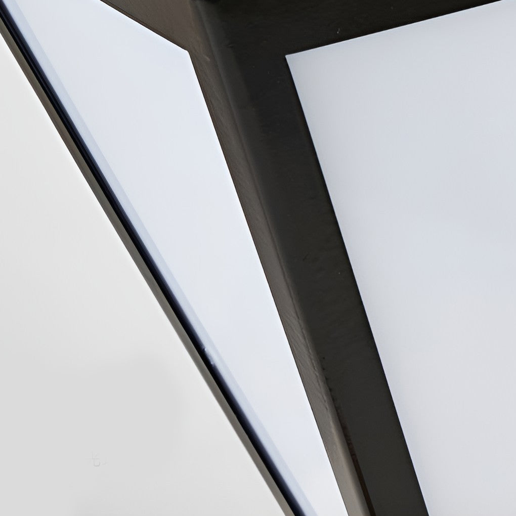 WINTERBOURNE SOLAR-POWERED PATHLIGHT WITH WATER-RESISTANT DESIGN
