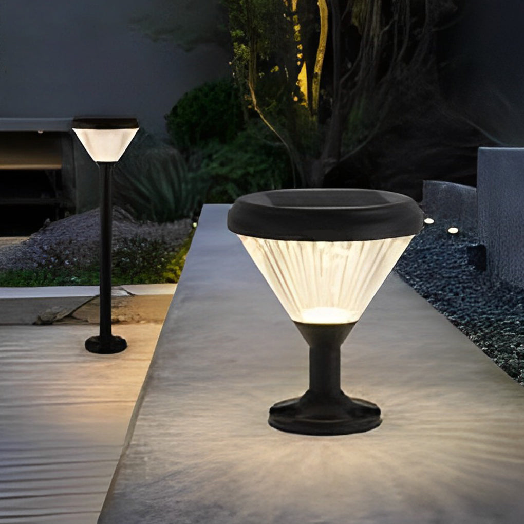 RAVENSCROFT RIBBED SHADE SOLAR GARDEN ORB