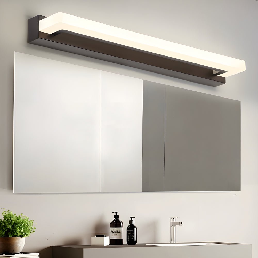WINTHROP MESH-ENCASED LINEAR BATHROOM LIGHTING FIXTURE