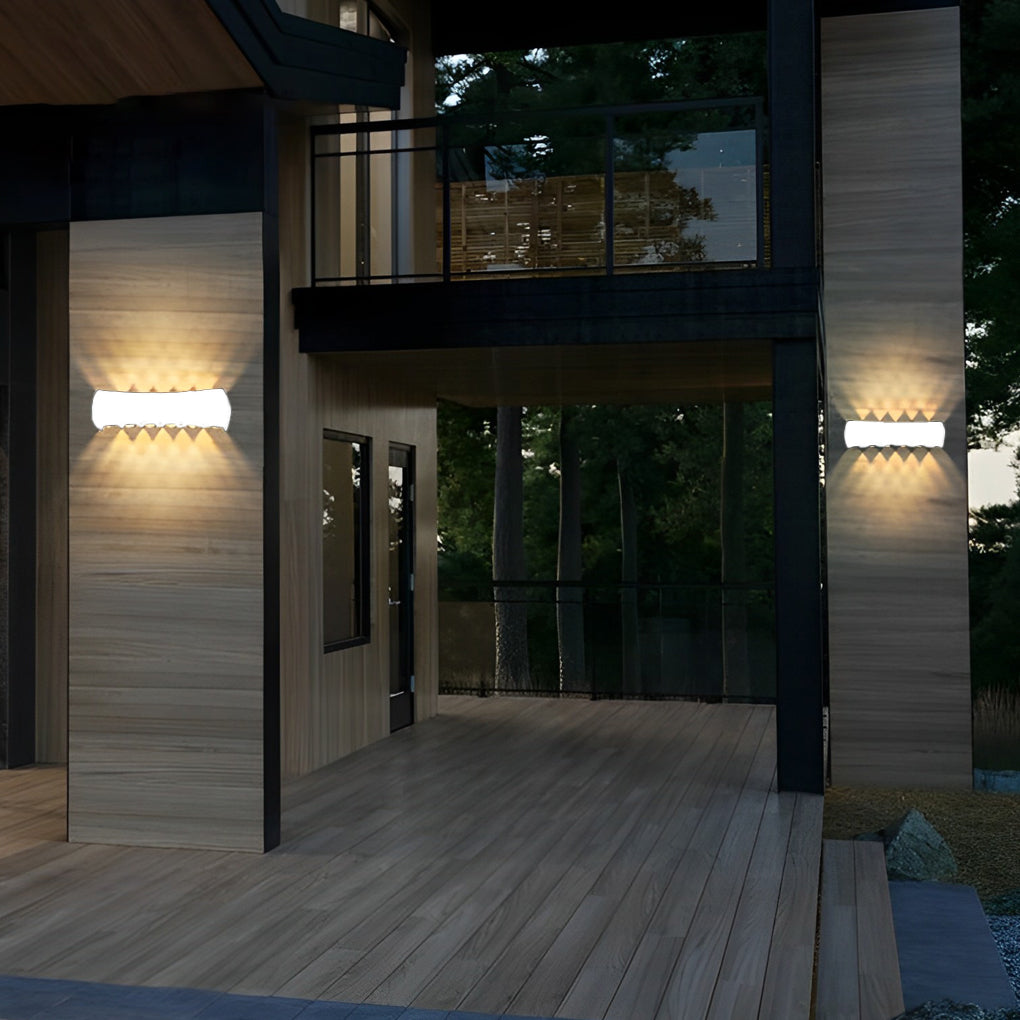 WINDSOR ALUMINUM DUAL-FACED LED OUTDOOR WALL LANTERN
