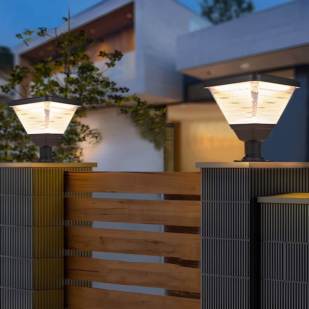 RAVENHURST 17.9-INCH SOLAR-POWERED SQUARE PIER LIGHT