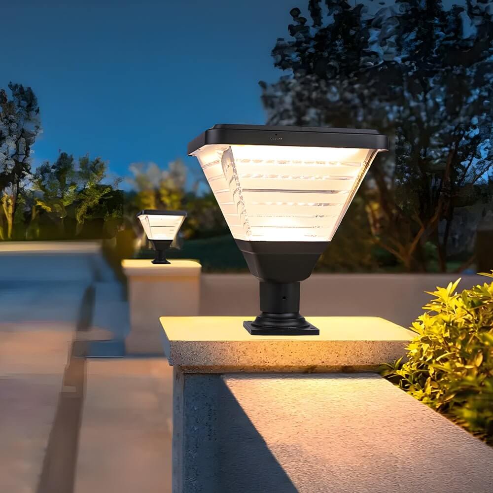 RAVENHURST 17.9-INCH SOLAR-POWERED SQUARE PIER LIGHT