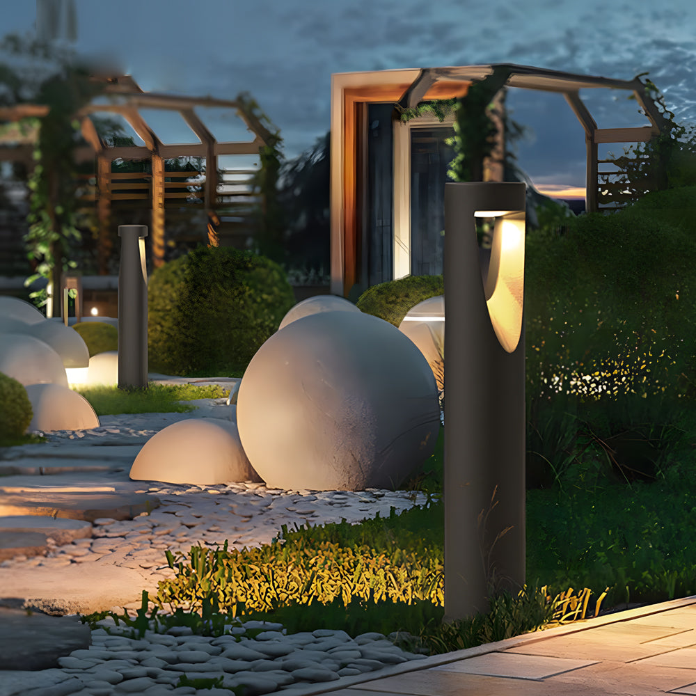 WINDSOR GLOW WATER-RESISTANT PATHWAY LANTERN