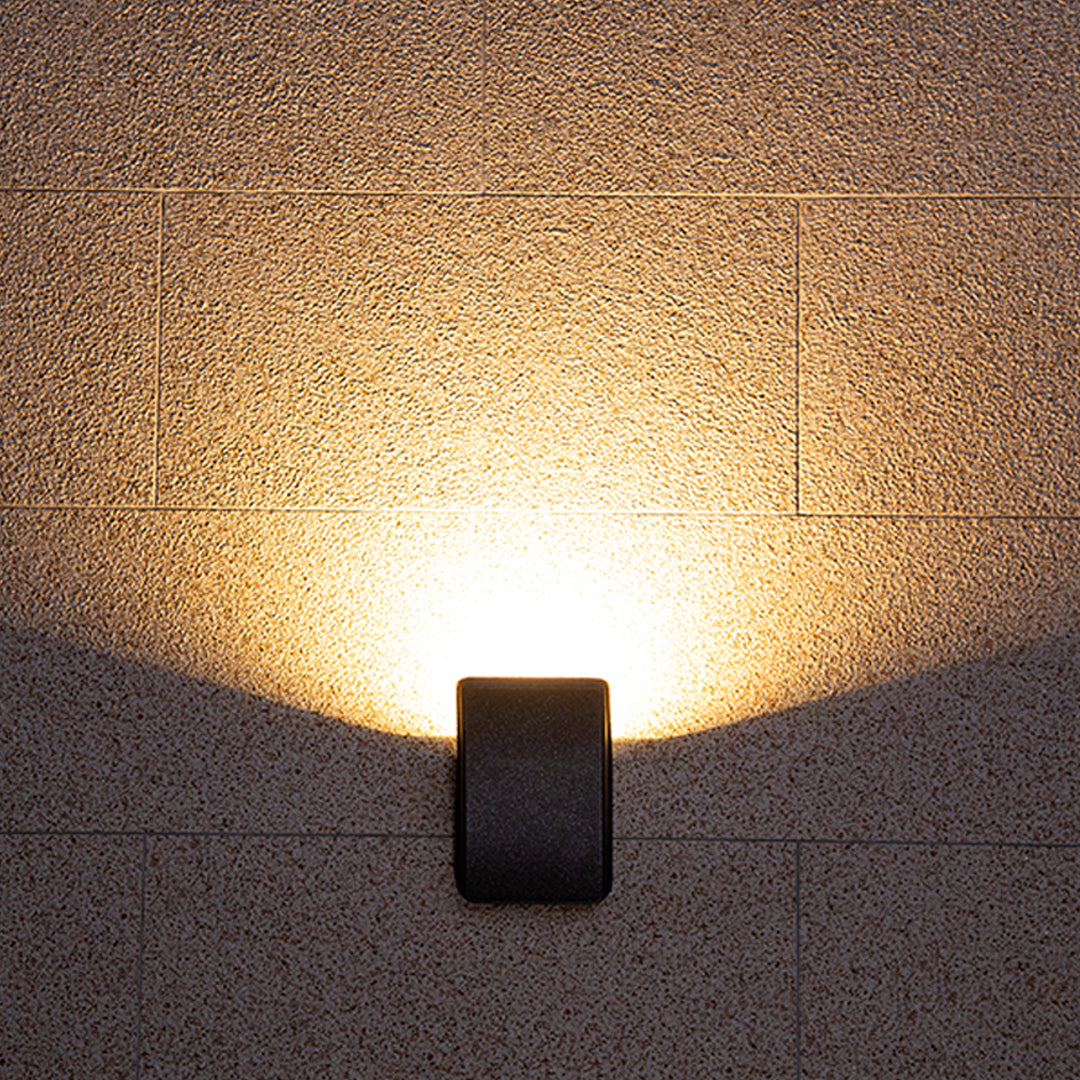 RAVENWORTH LED EMBEDDED OUTDOOR LIGHTING, WEATHER-RESISTANT MINIMALIST DESIGN