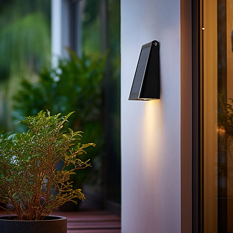 WINCHESTER 90° ROTATABLE SOLAR WALL LANTERN