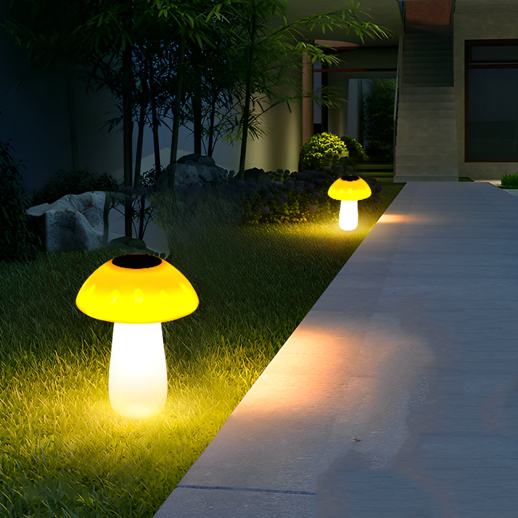 FENWICK MUSHROOM SHAPED SOLAR GARDEN LANTERN, WEATHER-RESISTANT FOR OUTDOOR SPACES