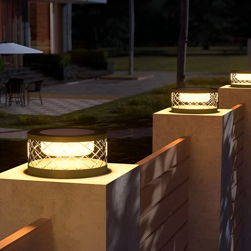 RAVENWELL SOLAR-POWERED ACRYLIC POST LIGHTS WITH WATER-RESISTANT DESIGN