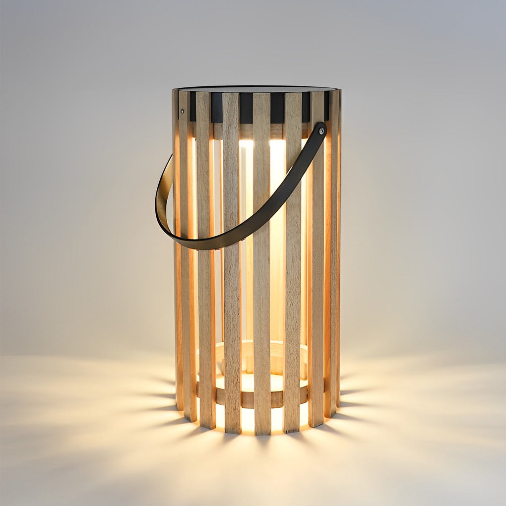 WINDSOR SOLAR-POWERED OUTDOOR ILLUMINATOR WITH WATER-RESISTANT DESIGN