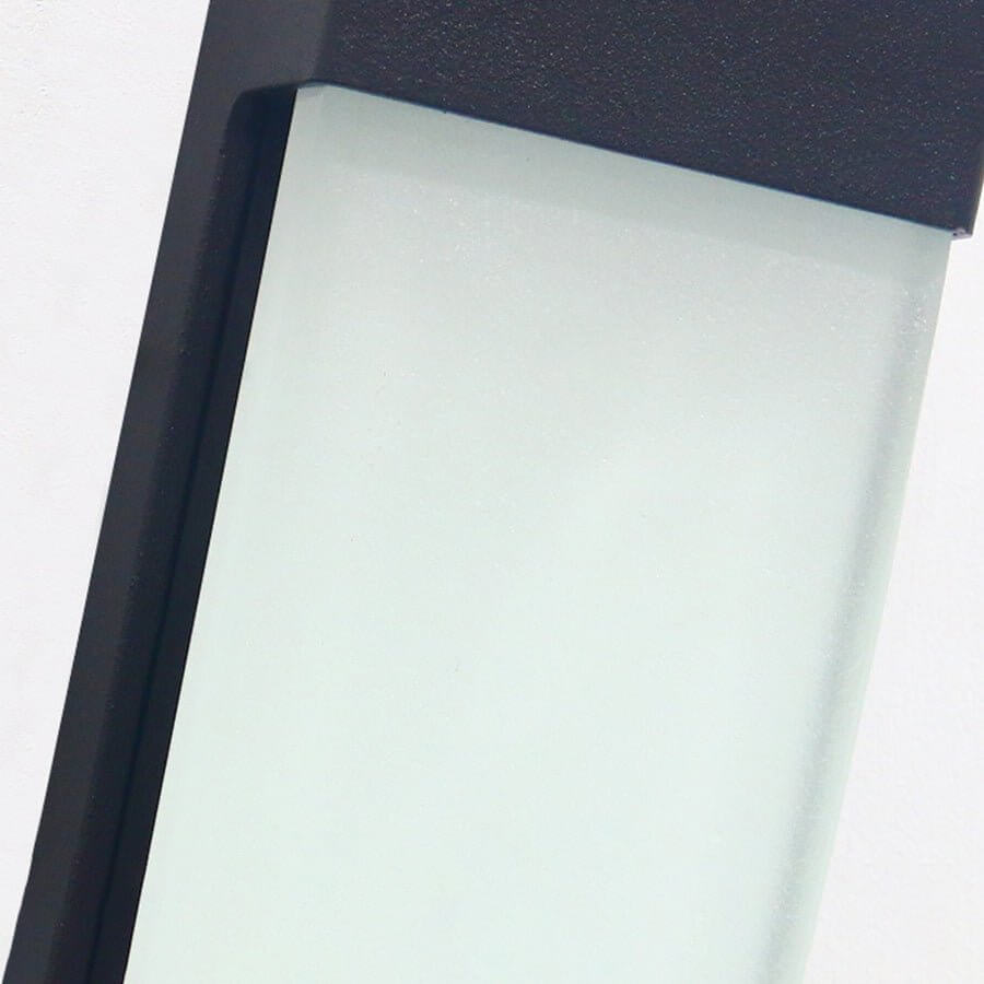 WINTHORPE SOLAR LUMINAIRE WITH TOUGHENED GLASS FOR OUTDOOR LANDSCAPES