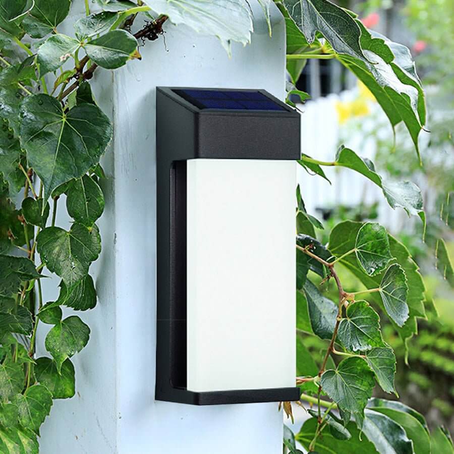 WINTHORPE SOLAR LUMINAIRE WITH TOUGHENED GLASS FOR OUTDOOR LANDSCAPES