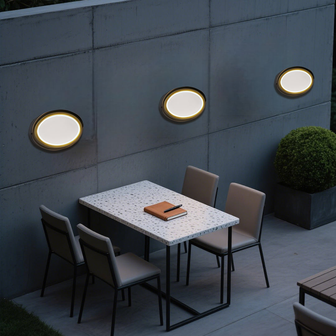 BLACKWATER RAINPROOF OUTDOOR WALL SCONCE IN MINIMALIST DESIGN