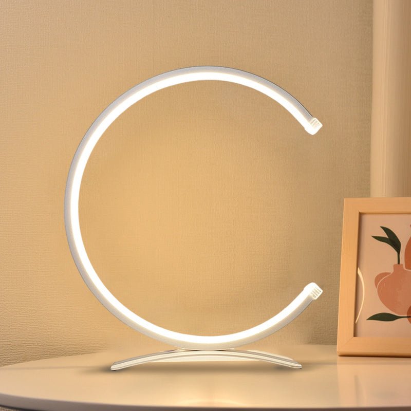 THISTLE HARBOR TOUCH-ACTIVATED LED TABLE LANTERN