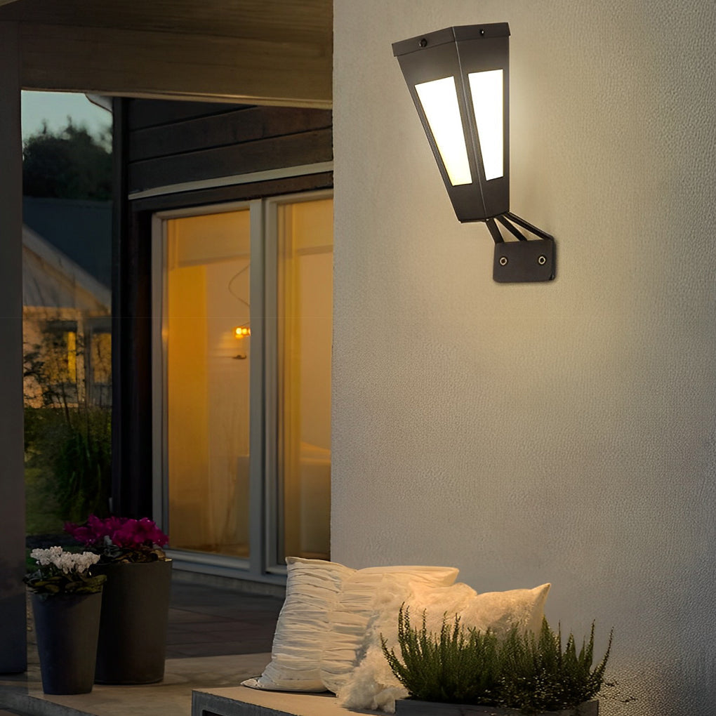 WINDSOR SOLAR-POWERED METAL WALL LANTERN WITH LED ILLUMINATION