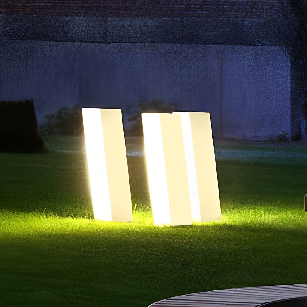 CARLETON SLANTED CUBE LED GARDEN ILLUMINATOR