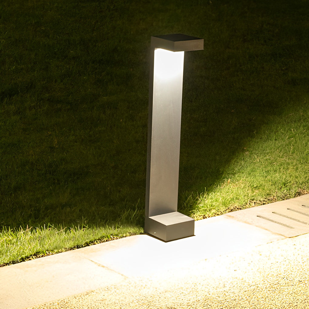 BRAMLEY ALUMINUM LED PATH LIGHTS WITH WATER-RESISTANT BLACK COATING