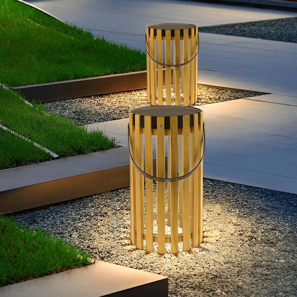 WINDSOR SOLAR-POWERED OUTDOOR ILLUMINATOR WITH WATER-RESISTANT DESIGN