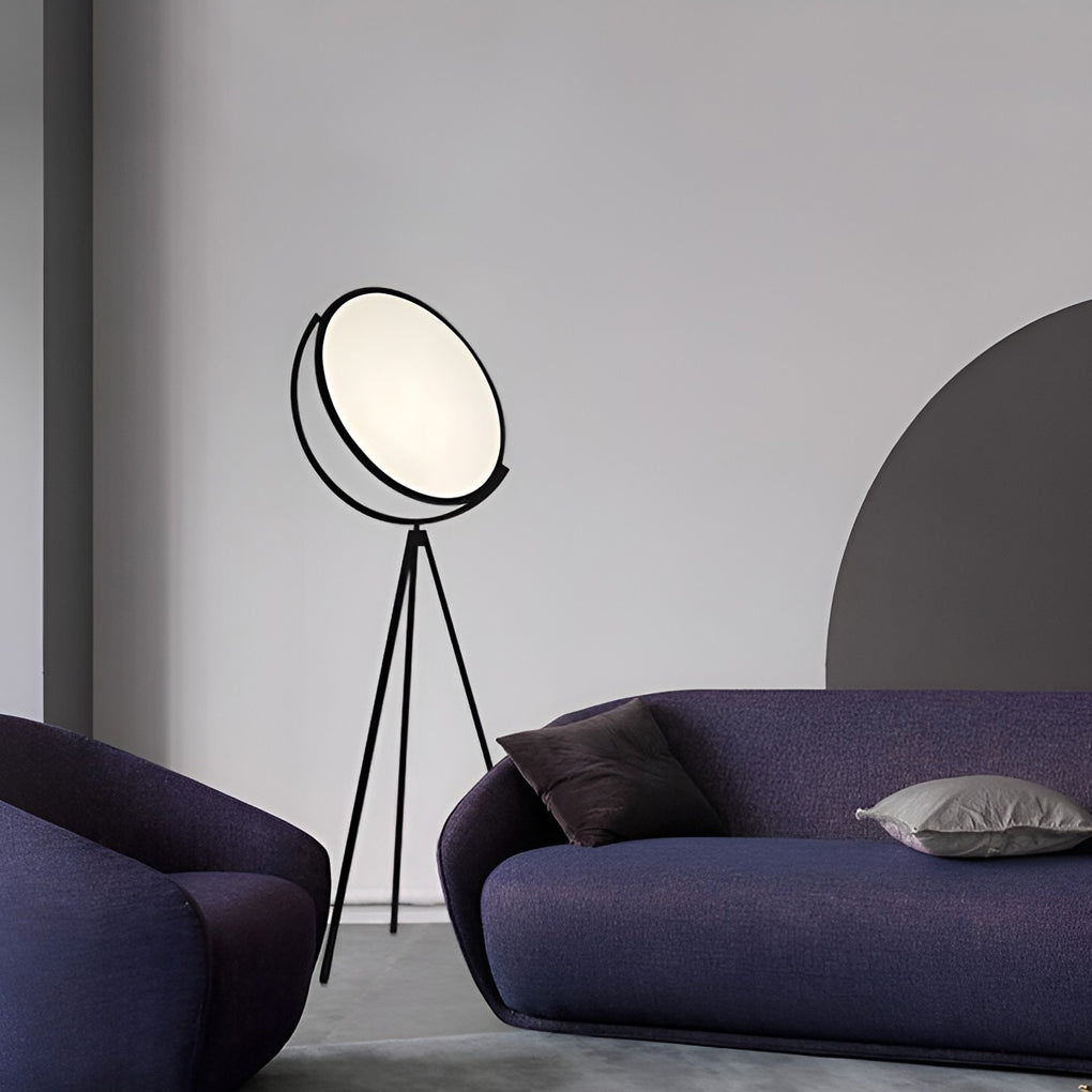 RAVENWOOD TRIO-LEG ILLUMINATOR WITH DYNAMIC LED GLOW