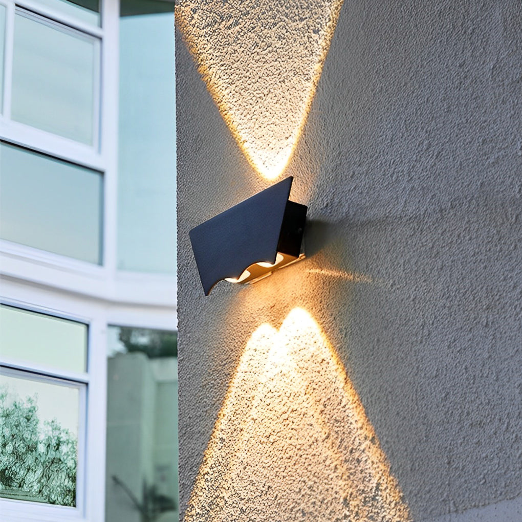 WINDSOR LUMINAIRE BLACK WALL WASHER WITH DUAL LIGHTING