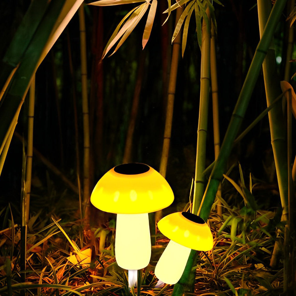 FENWICK MUSHROOM SHAPED SOLAR GARDEN LANTERN, WEATHER-RESISTANT FOR OUTDOOR SPACES