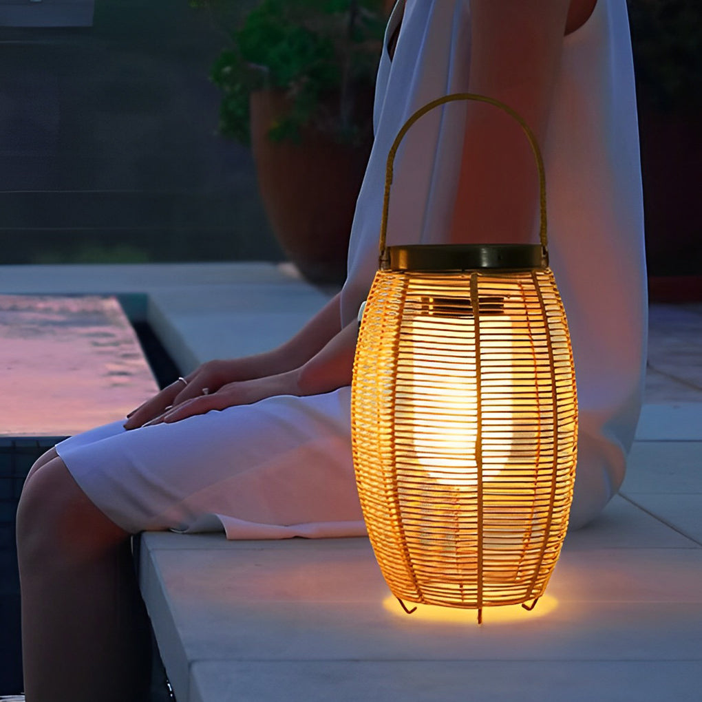 WINDSOR WICKER SOLAR FLOOR LANTERN WITH LED ILLUMINATION