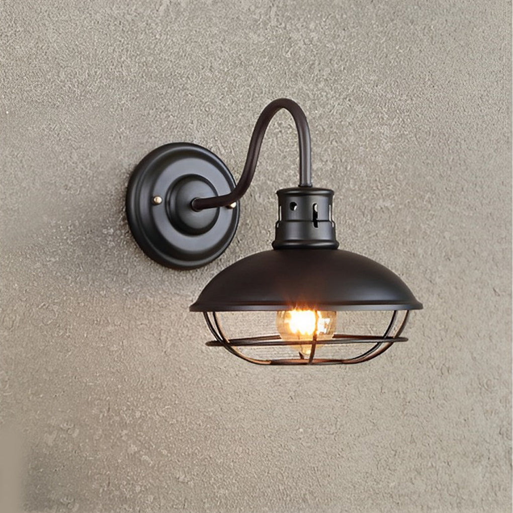 WINDSOR IRON VINTAGE OUTDOOR WALL LANTERN