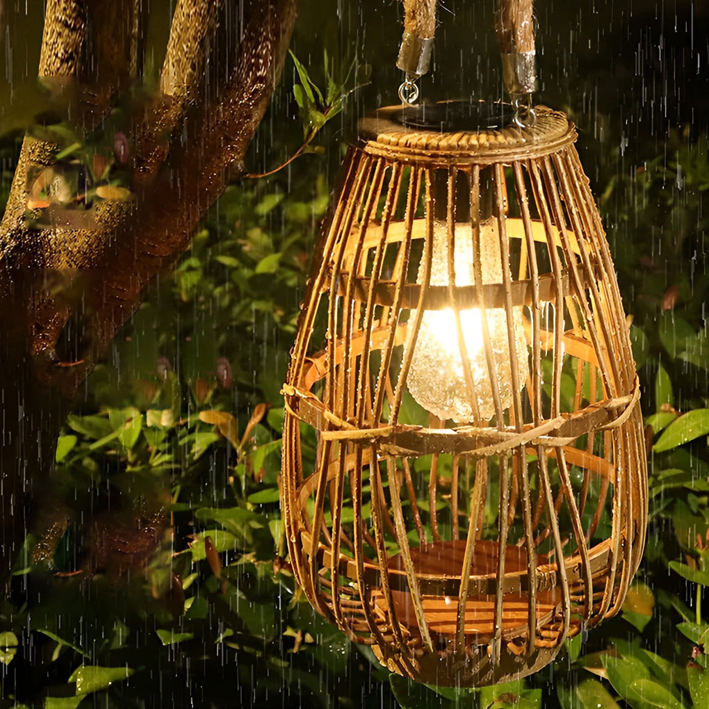 WINDSOR RATTAN SOLAR GLOW LANTERN