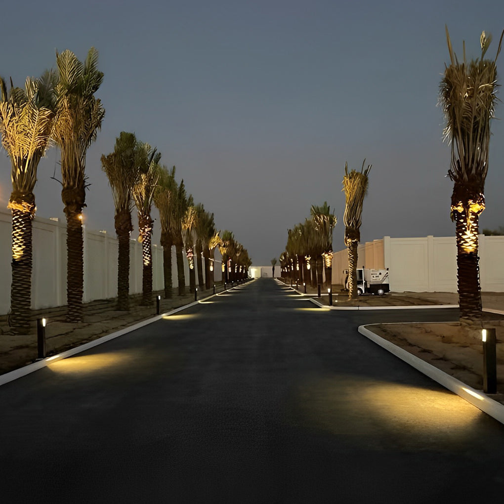 FENWICK SLIDE-ADJUST LED PATH LIGHTS IN ANODIZED ALUMINUM FOR OUTDOOR WALKWAYS