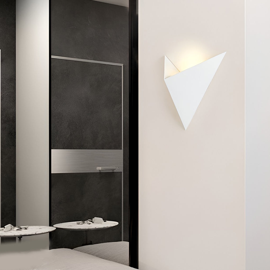 WINTHORPE TRIANGULAR LED WALL BRACKET LIGHT