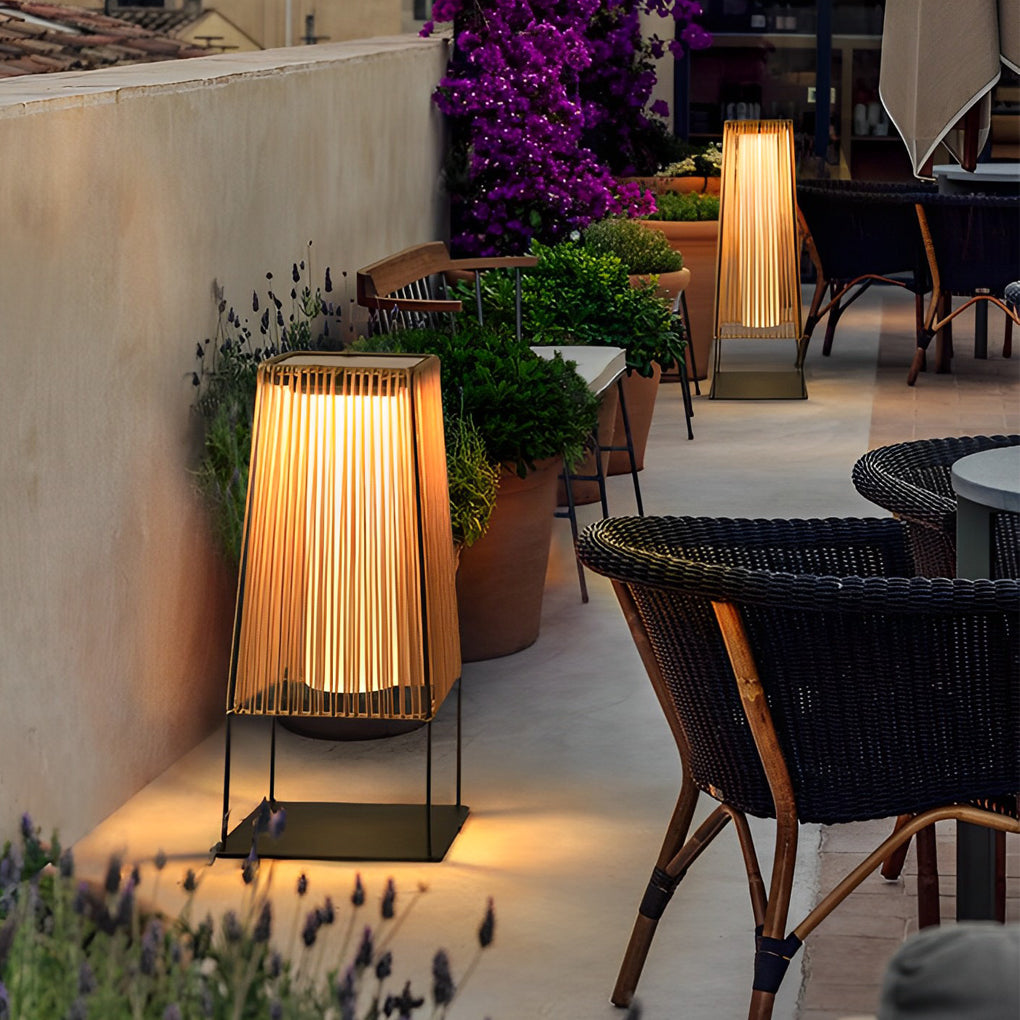 BRAMBLETON RUBBERIZED SOLAR-POWERED OUTDOOR LANTERN