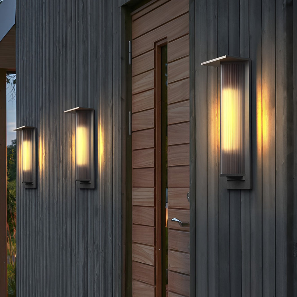 WINTHROP RUSTIC SOLAR-POWERED OUTDOOR WALL LANTERN