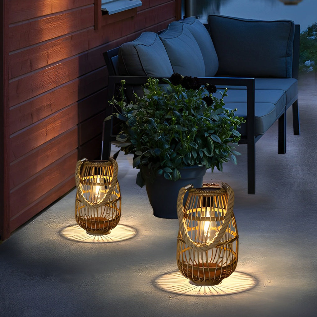 WINDSOR RATTAN SOLAR GLOW LANTERN